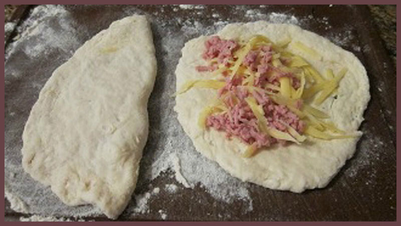 сырные лепешки с ветчиной