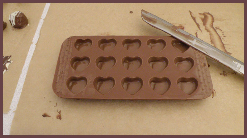 шоколад залитый в силиконовую форму